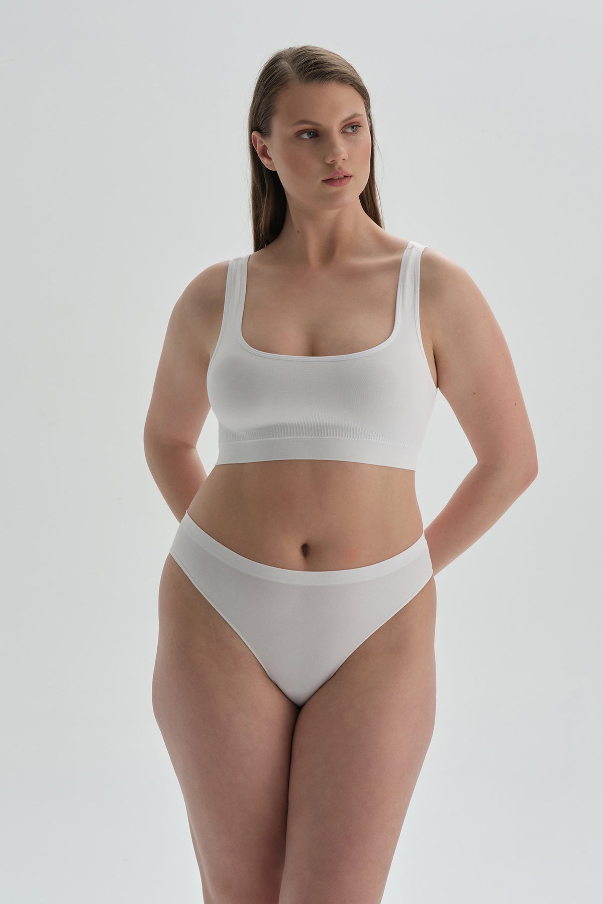 Beyaz Seamless Spor Sütyen