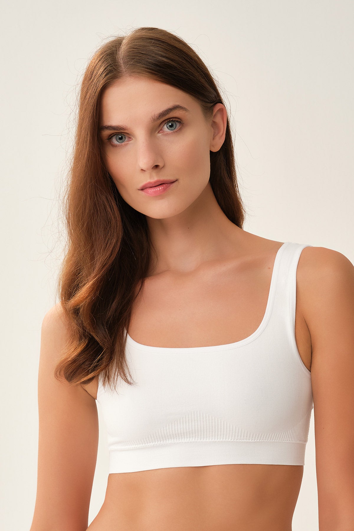 Beyaz Seamless Spor Sütyen