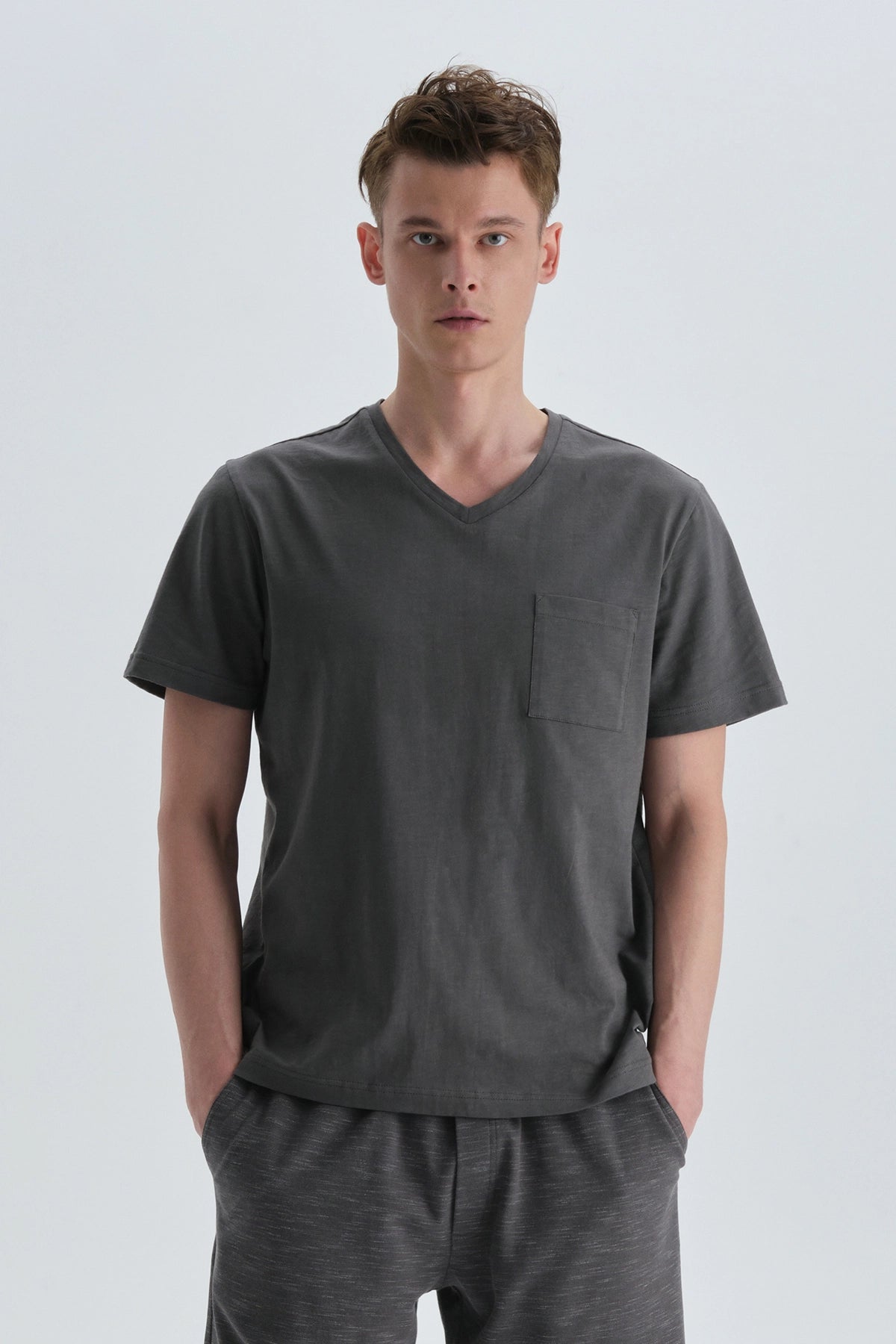 Antrasit Pamuklu V Yaka T-Shırt