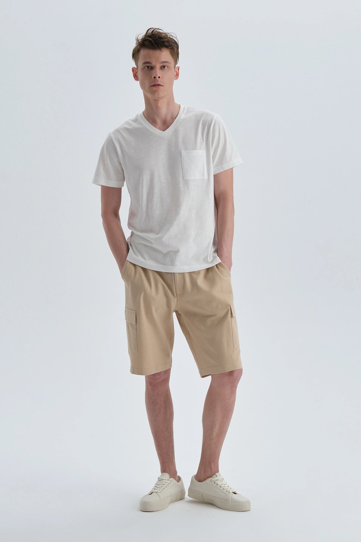 Ekru Pamuklu V Yaka T-Shırt