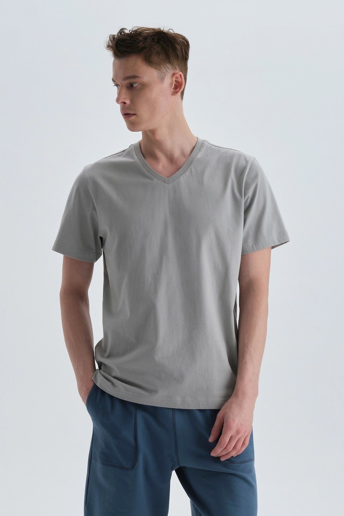 Gri Pamuk V Yaka T-Shirt