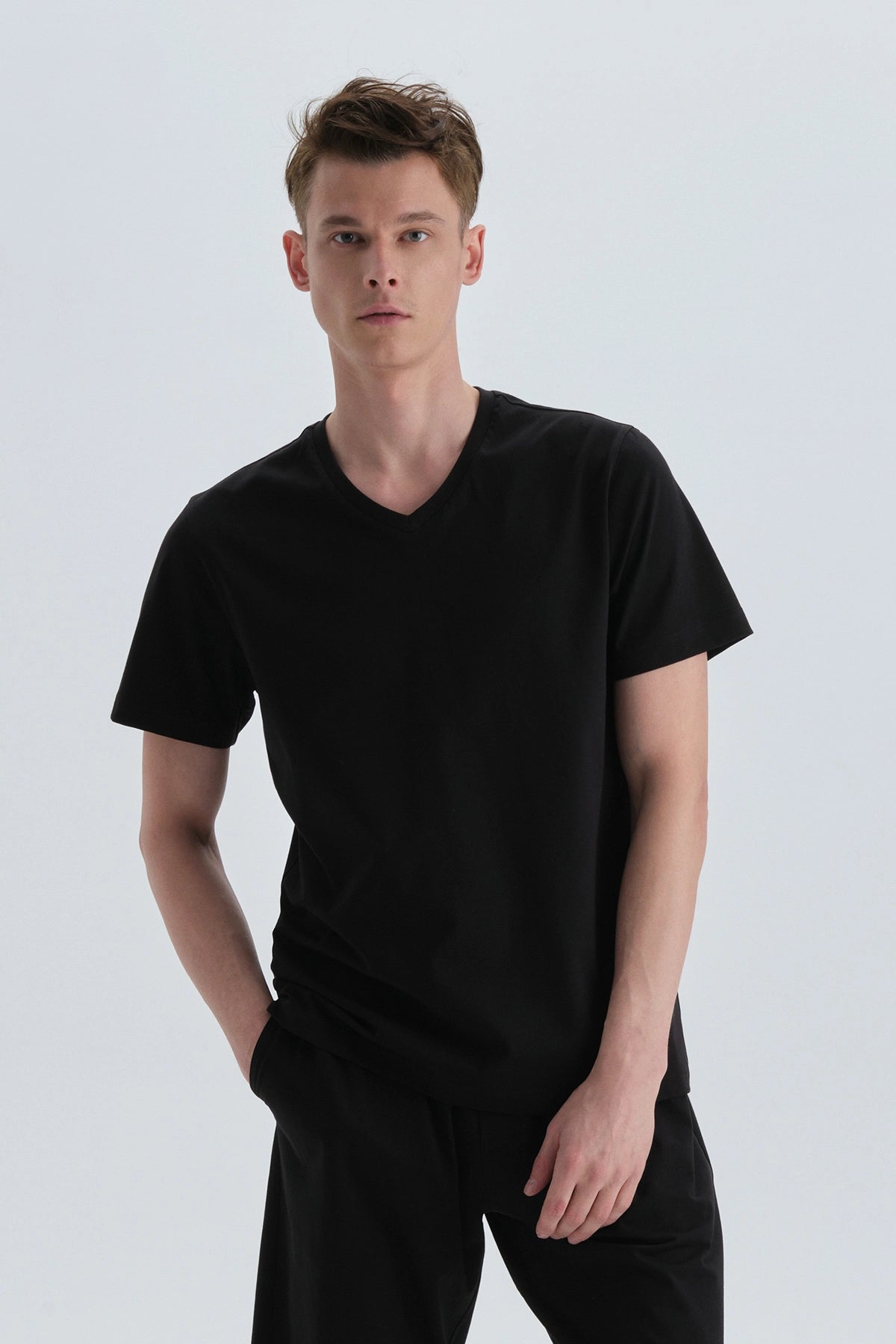 Siyah Pamuk V Yaka T-Shirt