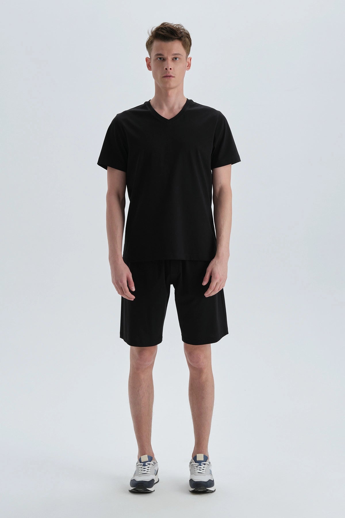 Siyah Pamuk V Yaka T-Shirt