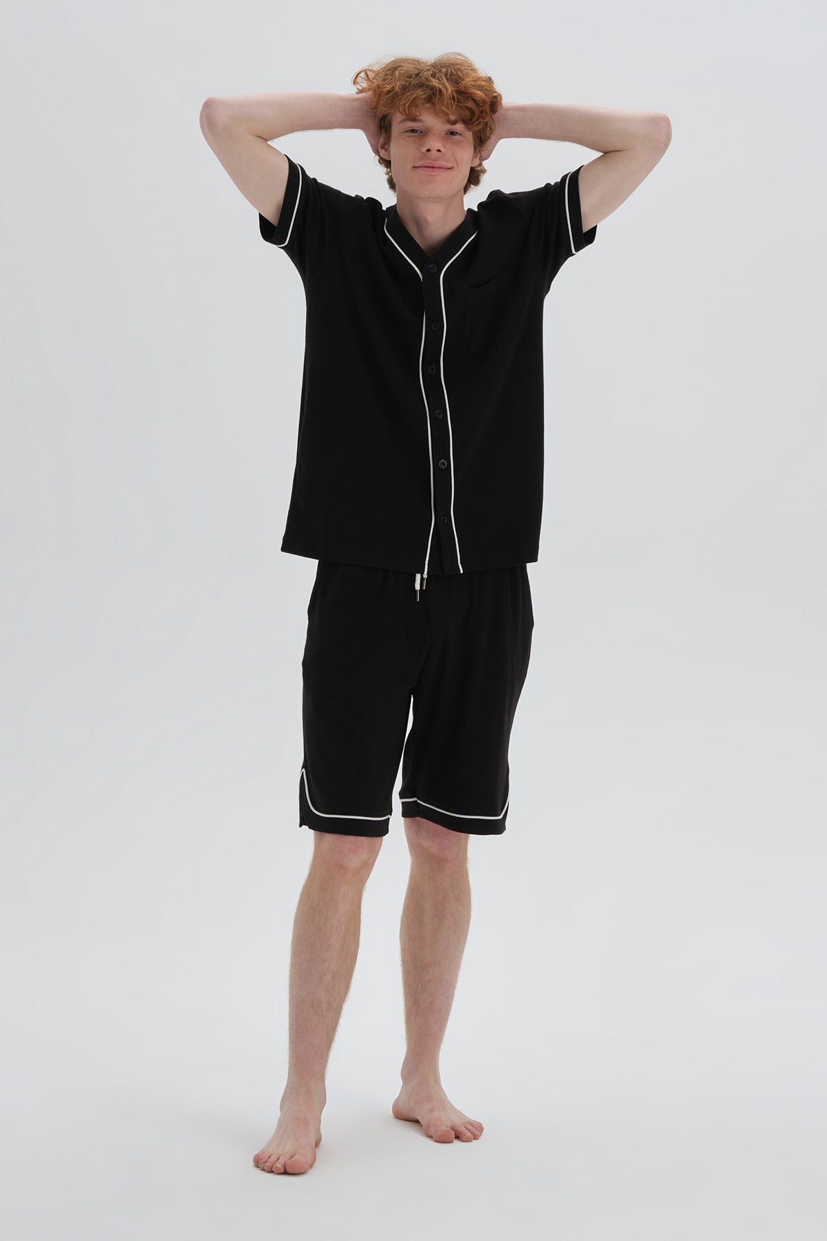 Siyah Kısa Kol V Yaka Modal Şortlu Pijama Takımı