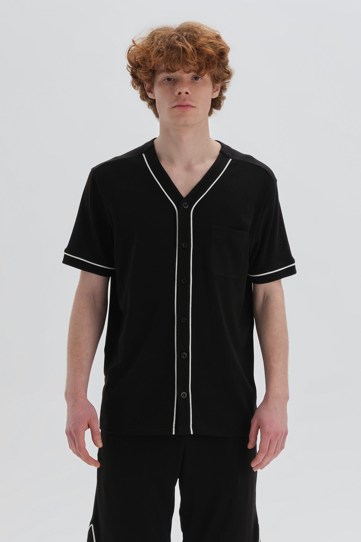 Siyah Kısa Kol V Yaka Modal Şortlu Pijama Takımı