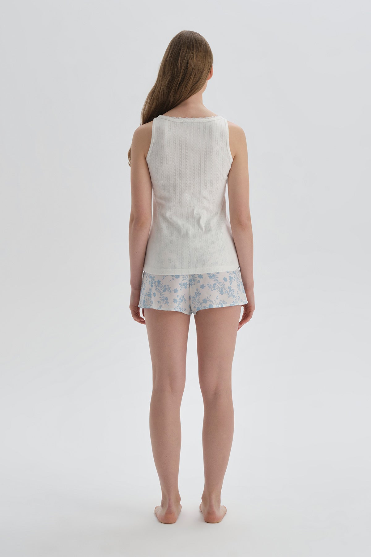 Beyaz Düğmeli Yaka Pamuklu Atlet Pijama Üstü