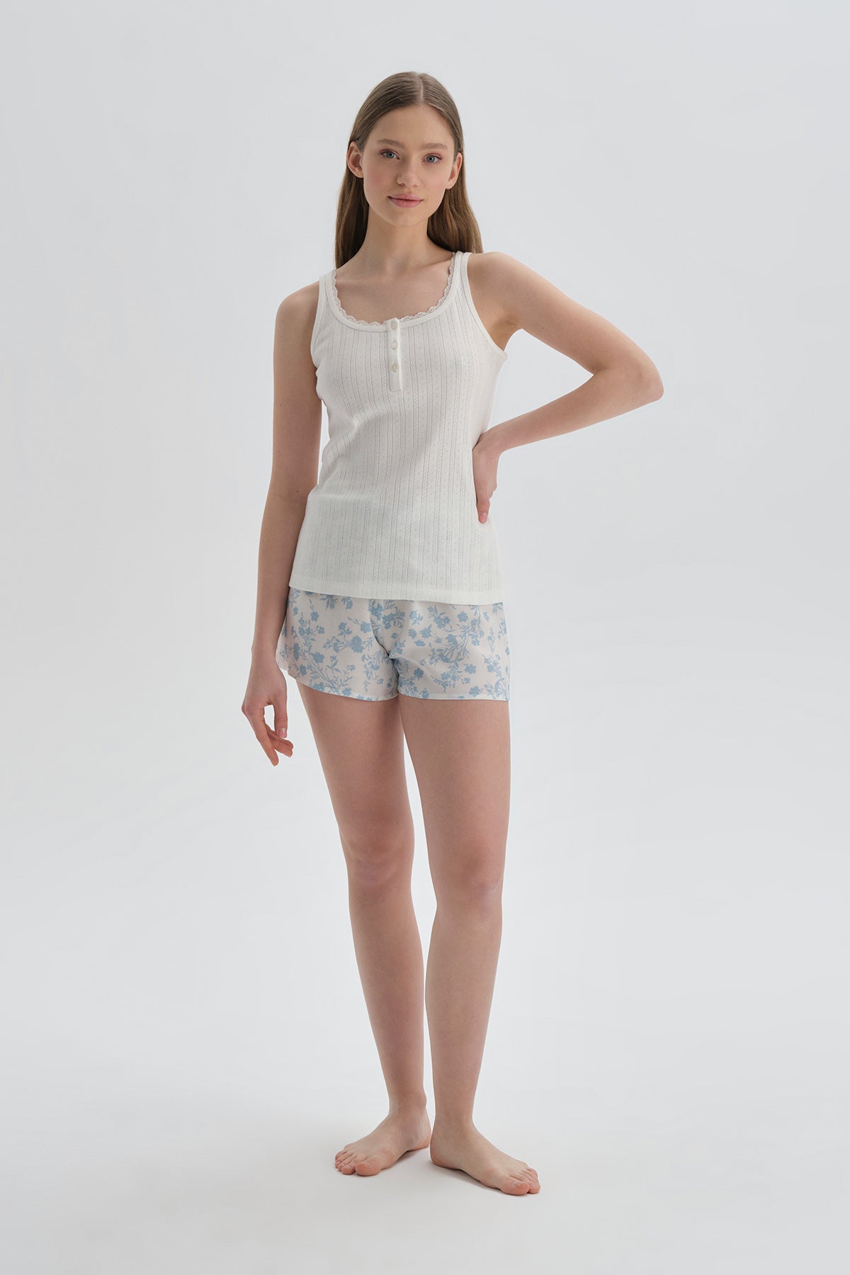 Beyaz Düğmeli Yaka Pamuklu Atlet Pijama Üstü