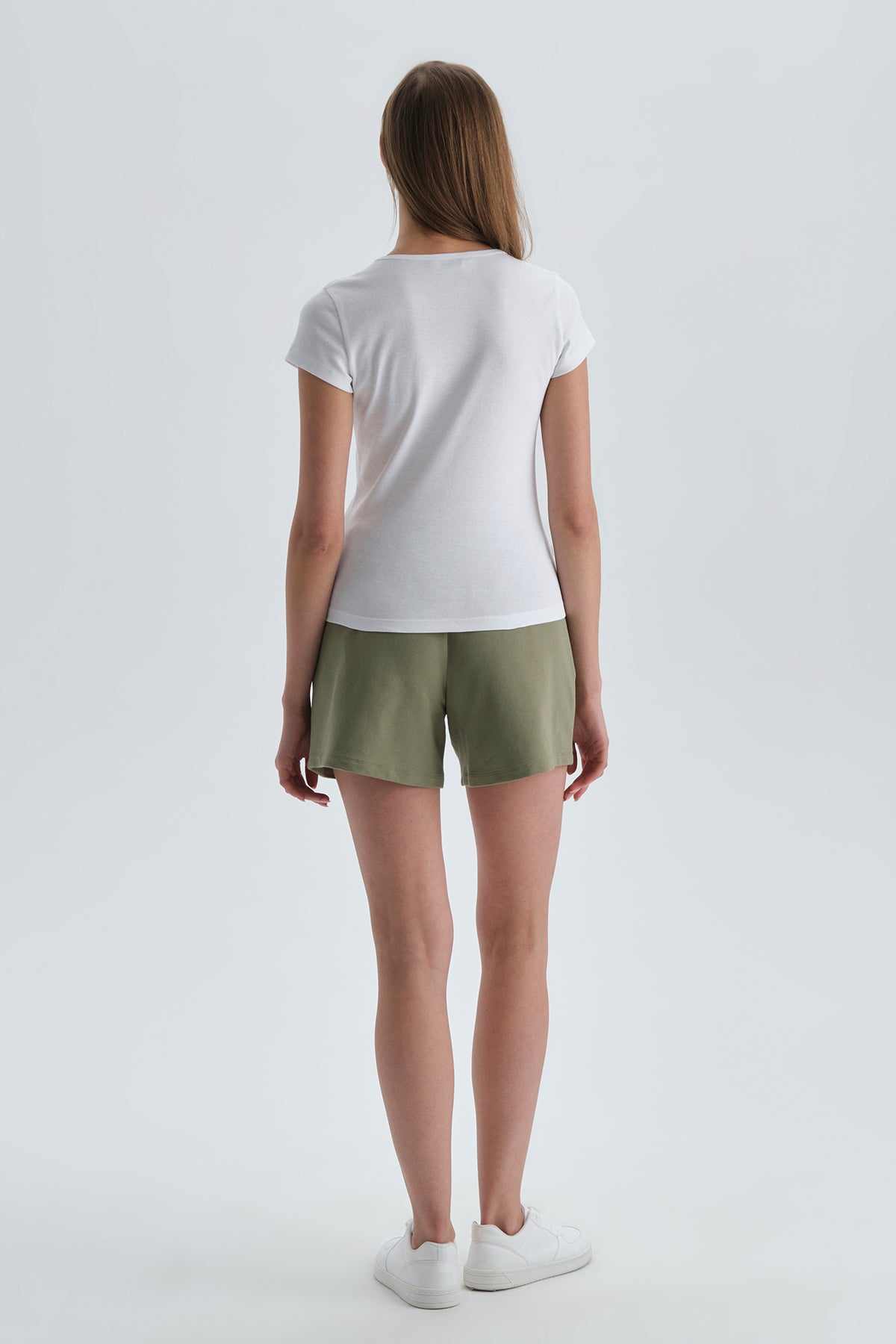 Beyaz Baskısız V Yaka T-Shirt