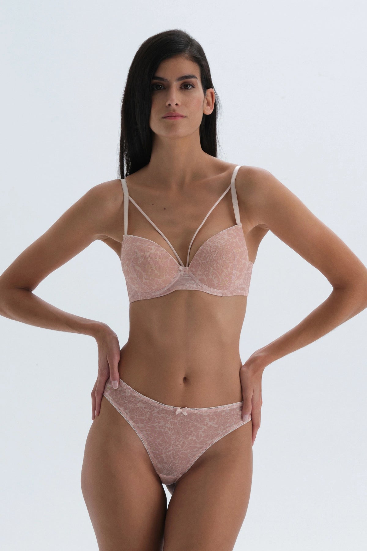 Koyu Pembe Dantel Detaylı, Desenli Tül Tanga