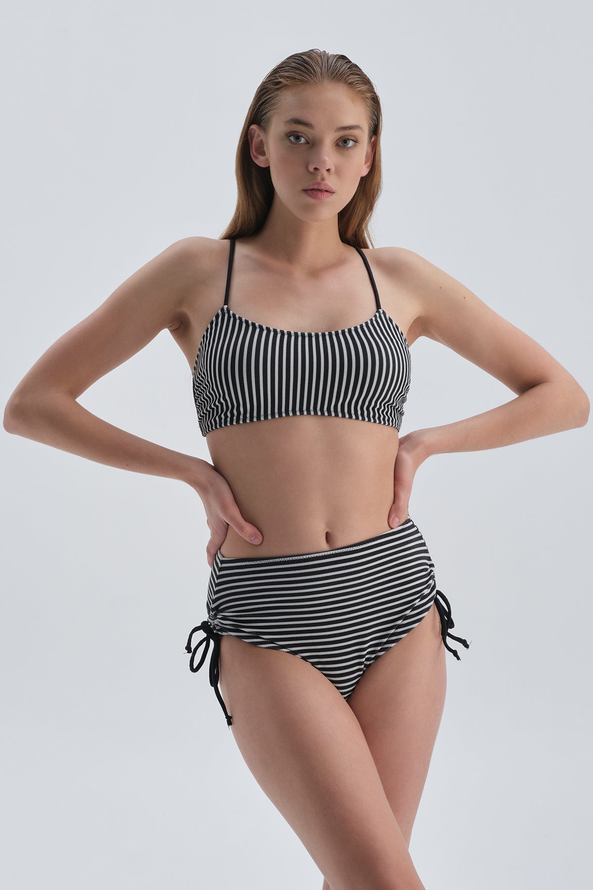 Siyah Beyaz Toparlayıcı Yüksek Bel Bikini Alt