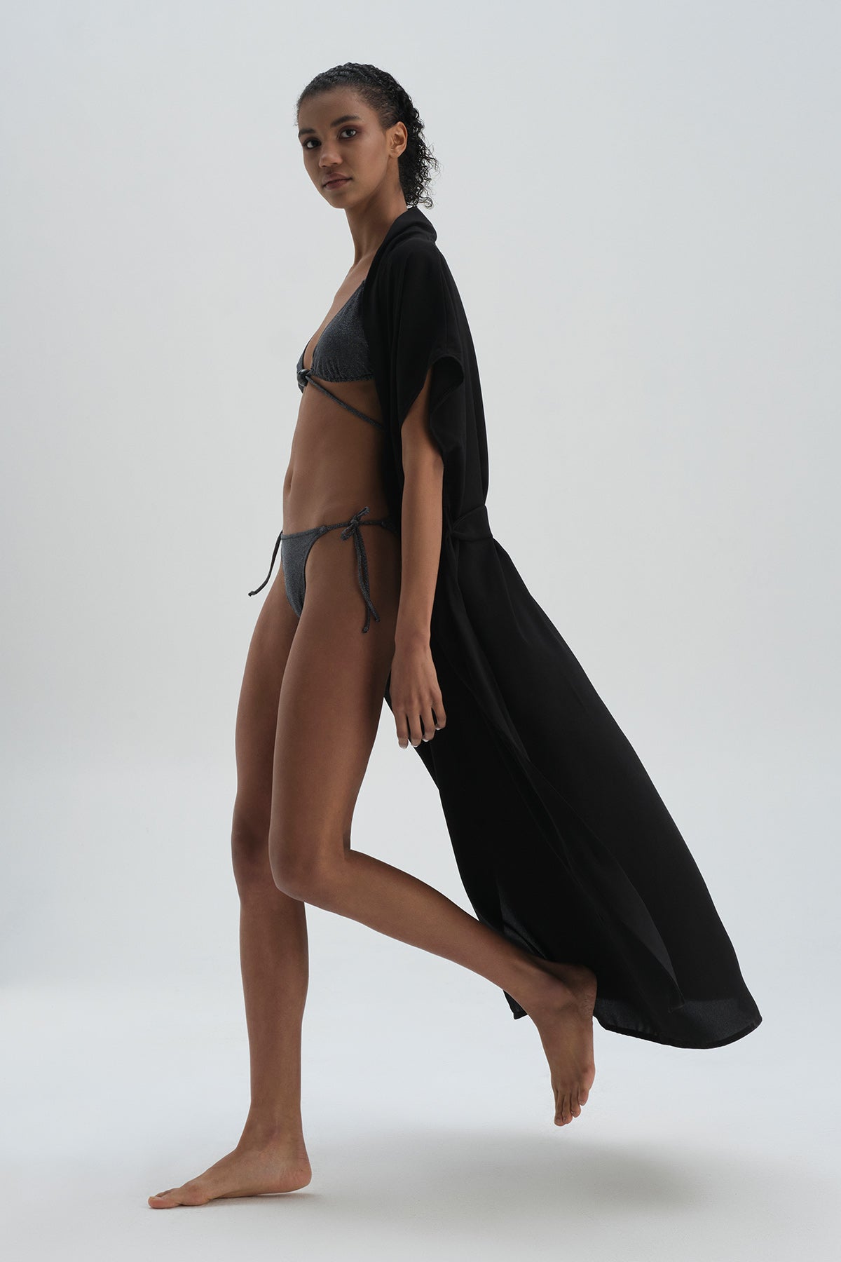 Siyah Önü Bağlamalı Uzun Kimono