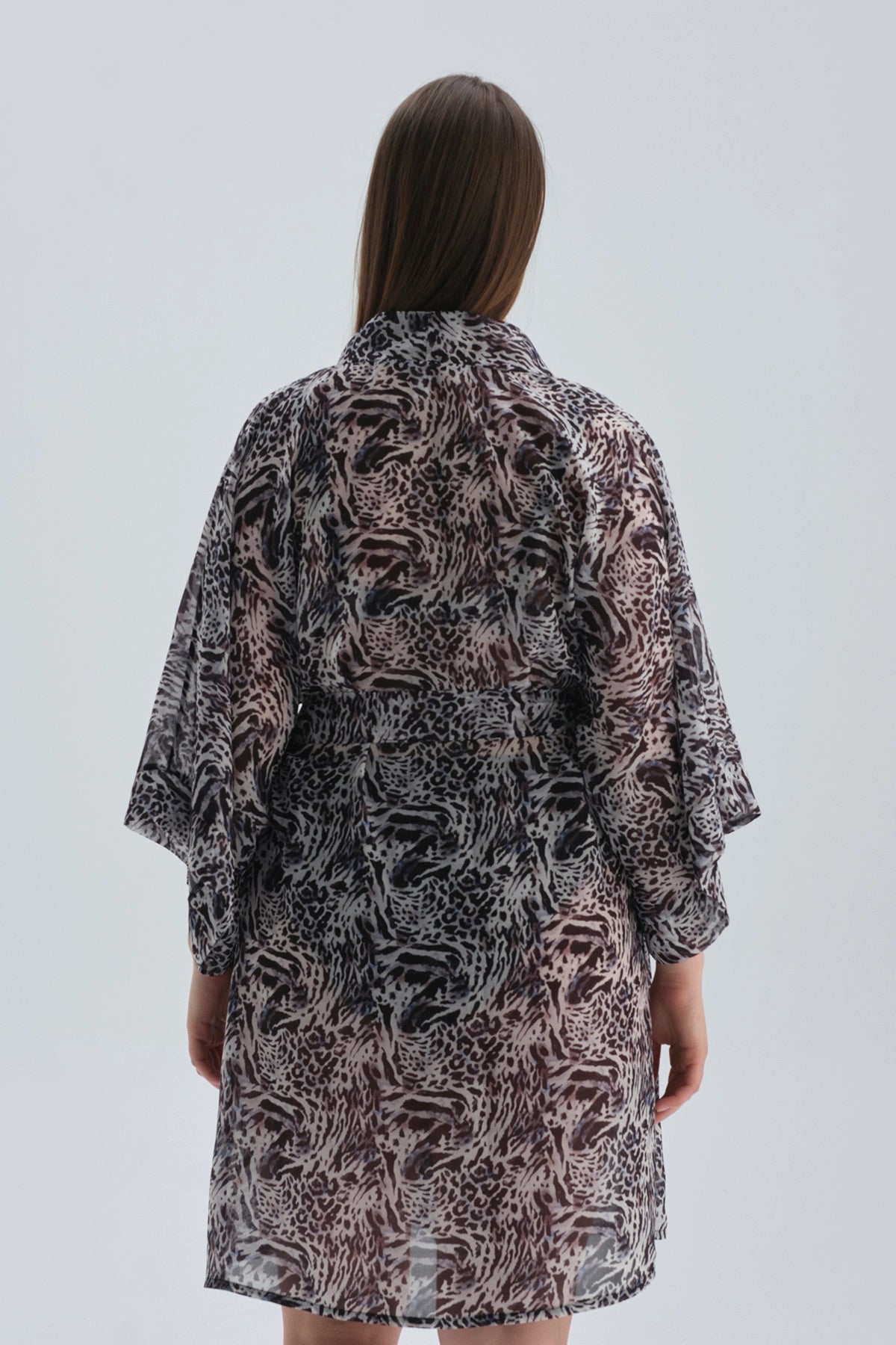Siyah Beyaz Leopar Desenli Kimono