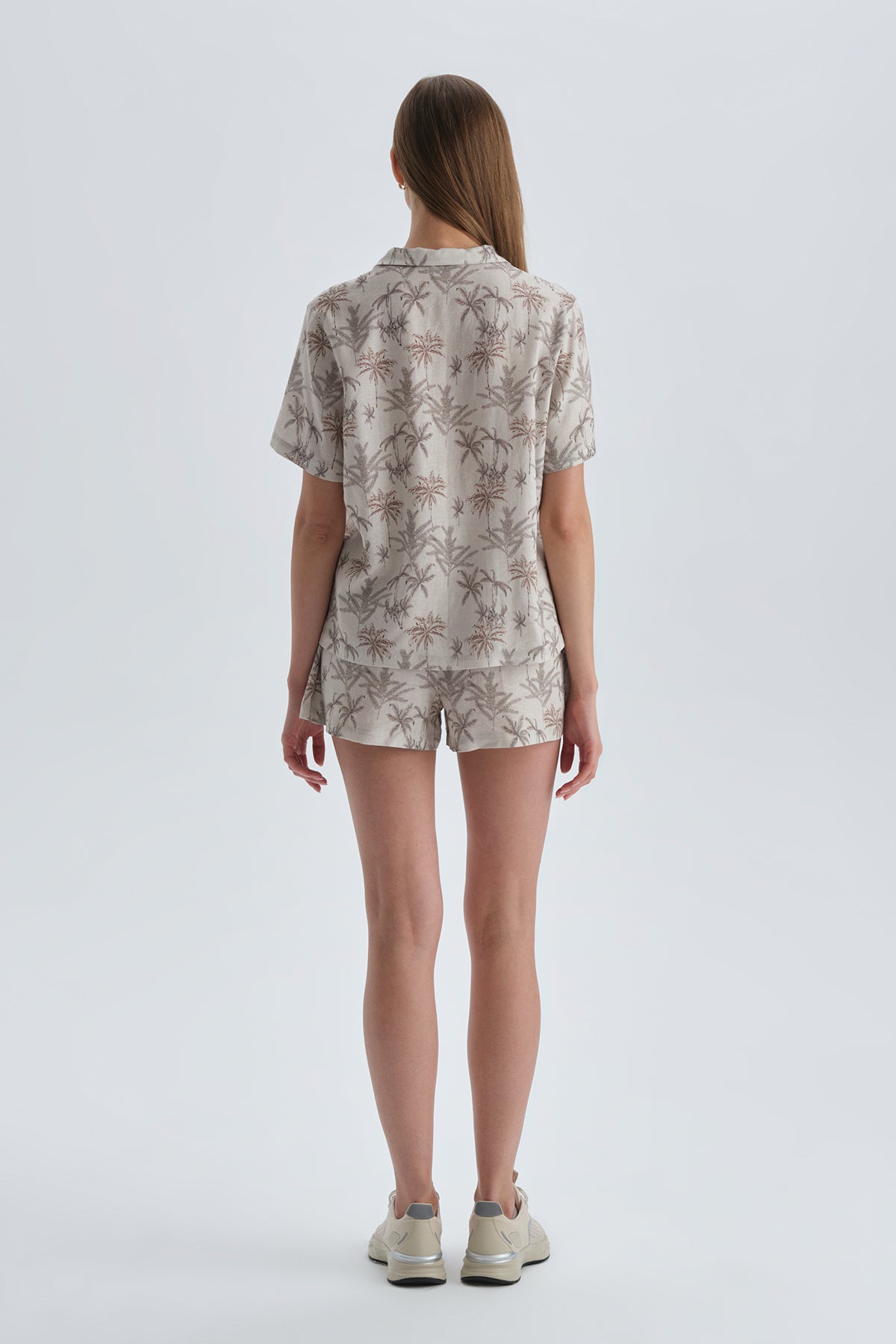 Bej Çiçekli Keten Gömlek