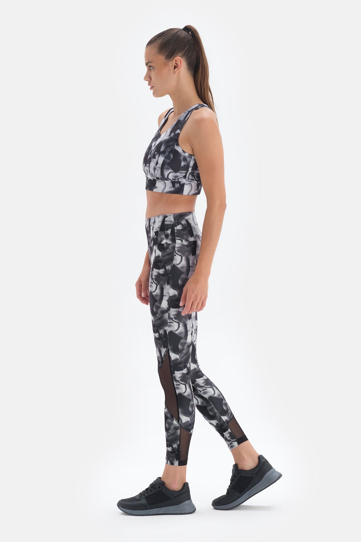 Siyah Dagi Active File Detaylı Sporcu Sütyeni