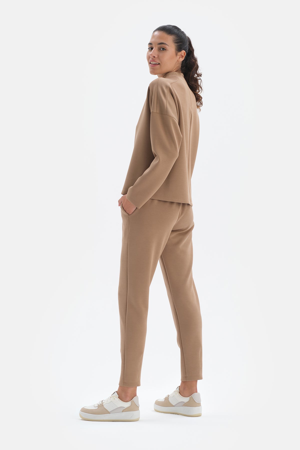 Camel Beli Lastikli Paça Ucu Nervür Dikişli Pantolon