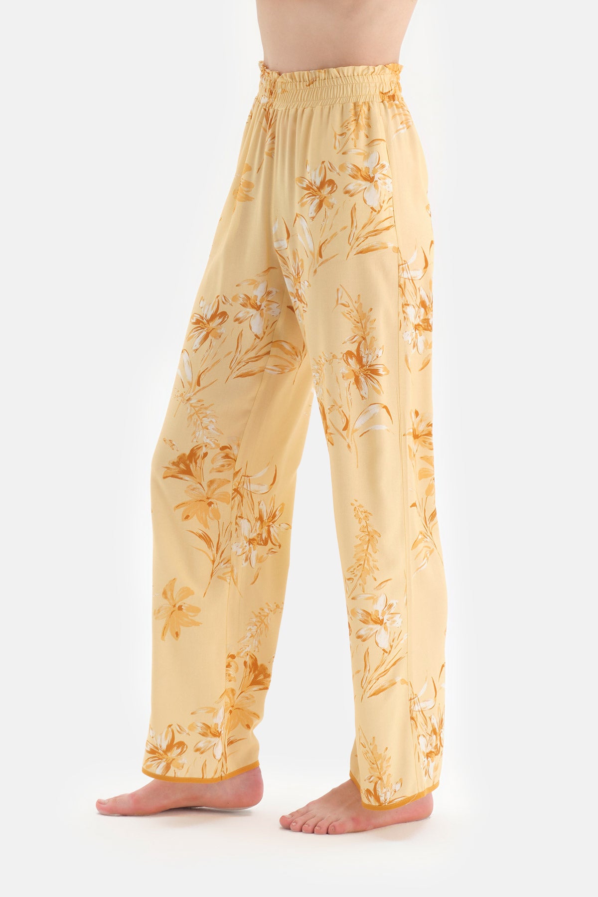 Sarı Çiçek Desenli Ceket Yaka Pijama Takımı