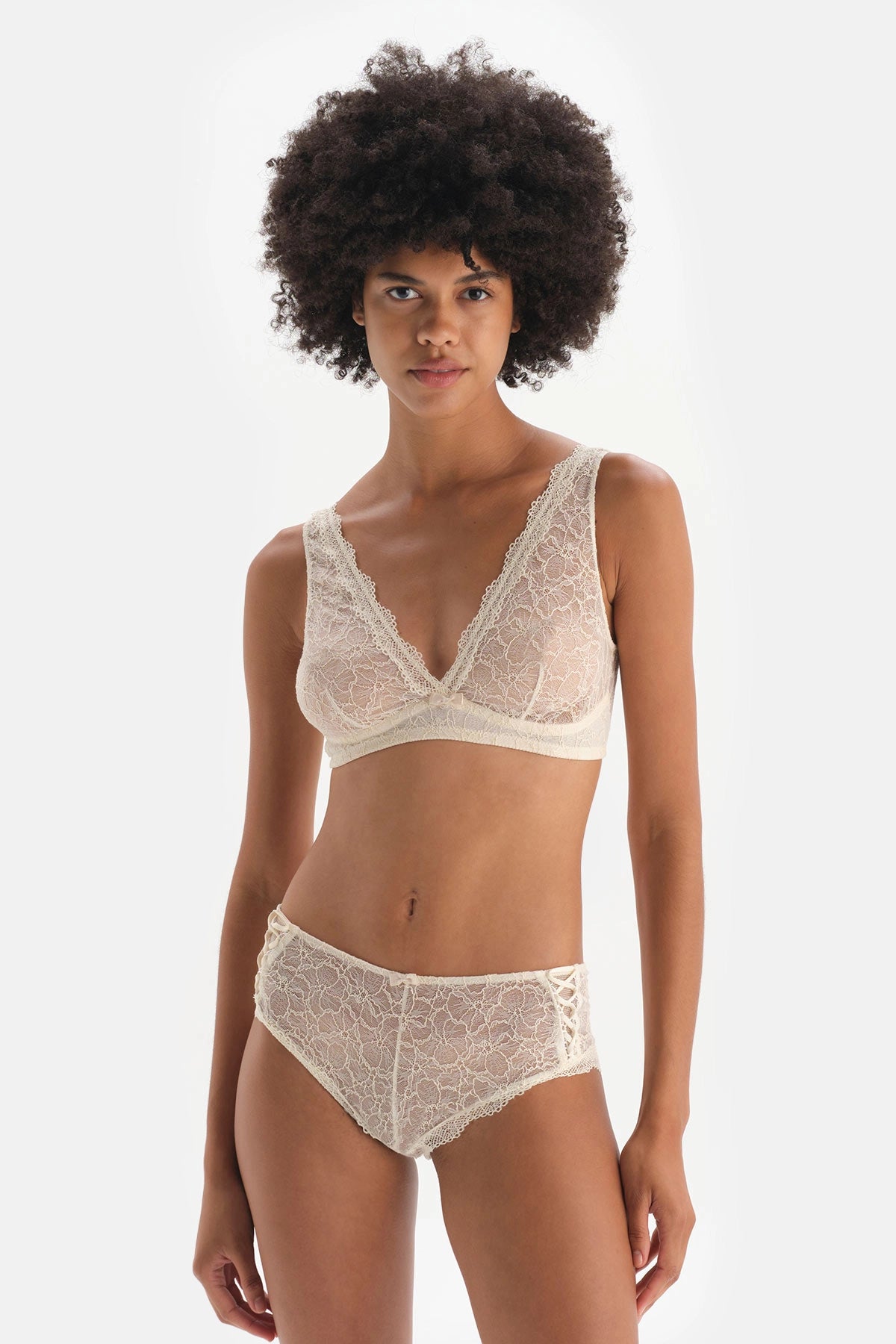 Ekru Bağlama Detaylı Hipster