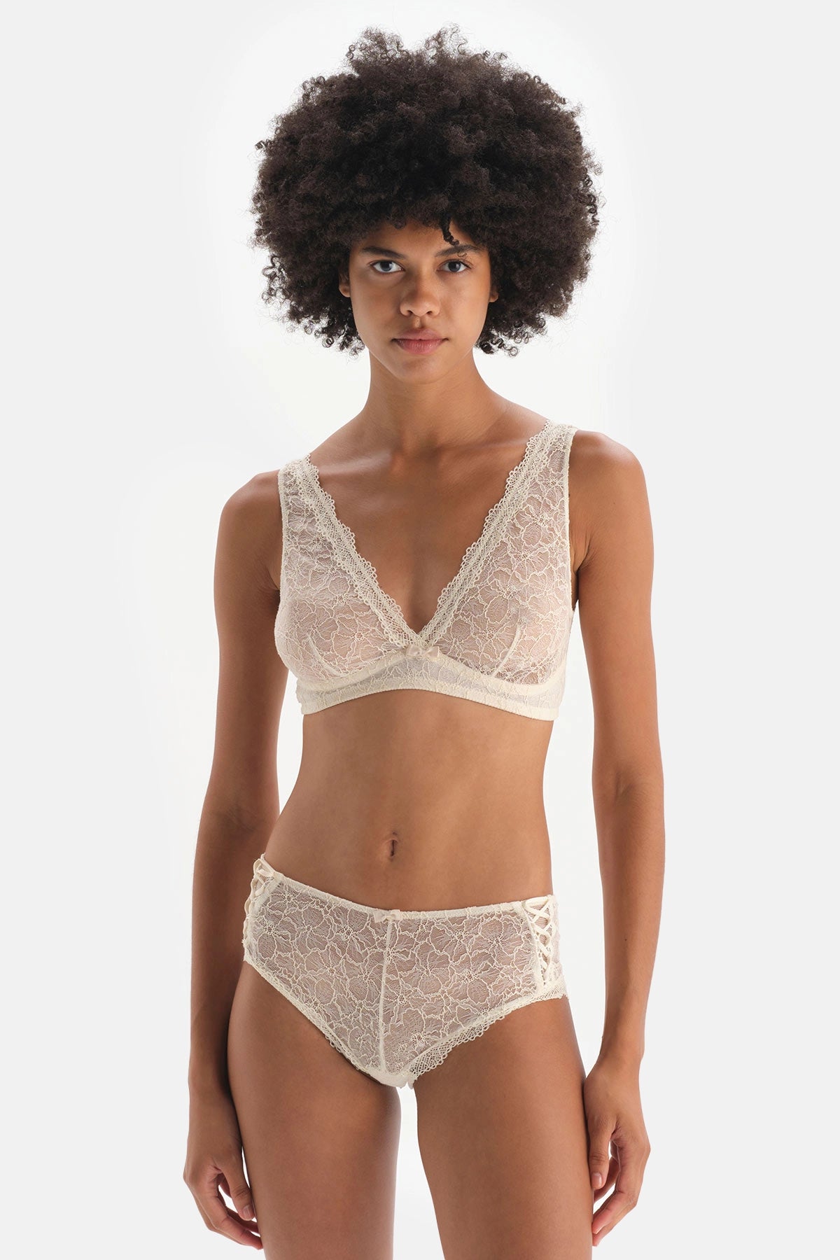 Ekru Bağlama Detaylı Hipster