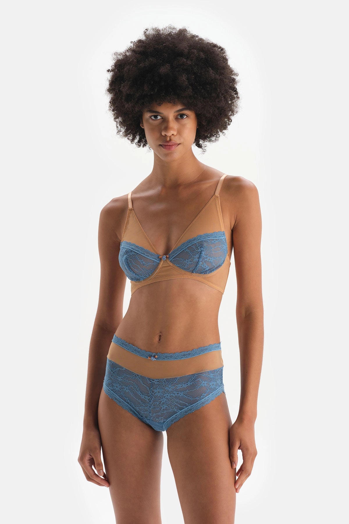 Mavi Belde Tül Detaylı Dantel Hıpster