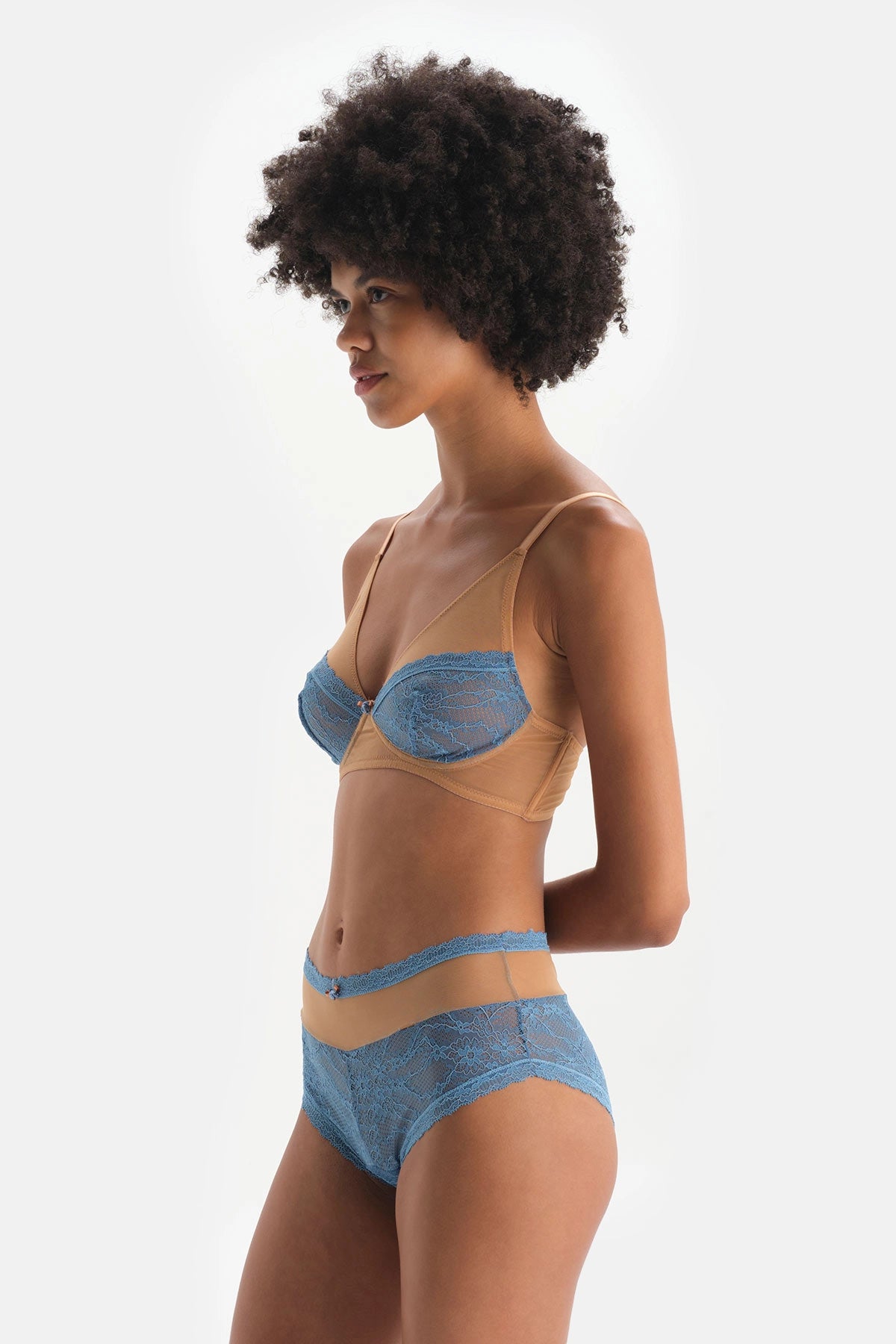 Mavi Belde Tül Detaylı Dantel Hıpster