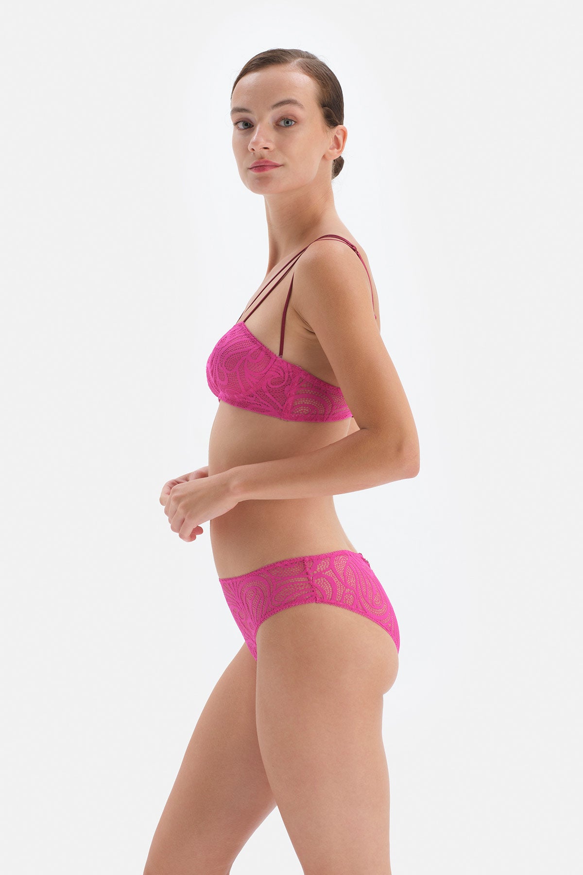 Fuşya Dantelli Şerit Detaylı Brazilian Külot