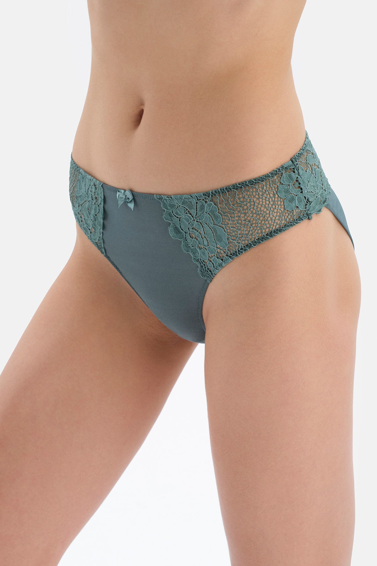 Yeşil Dantel Detaylı Mikro Slip