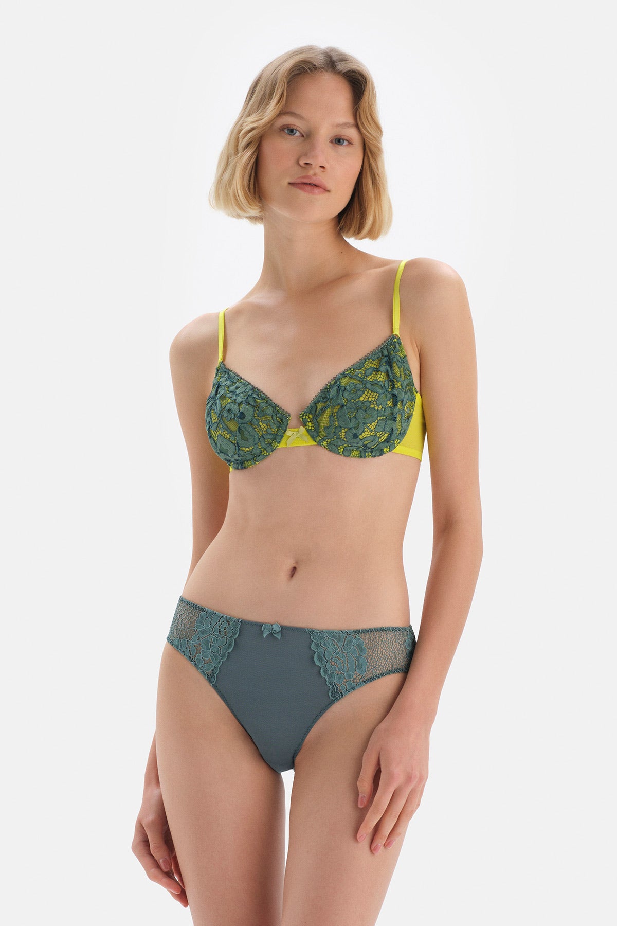 Yeşil Dantel Detaylı Mikro Slip