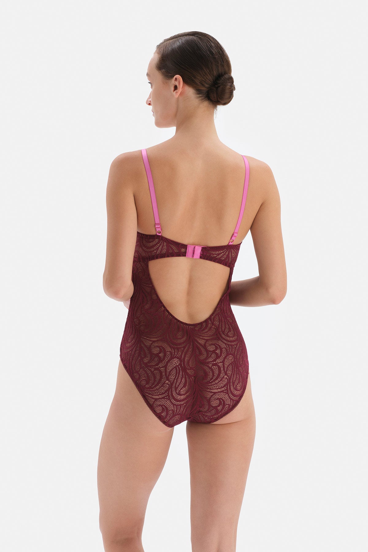Vişne Dekolteli Dantelli Bodysuit