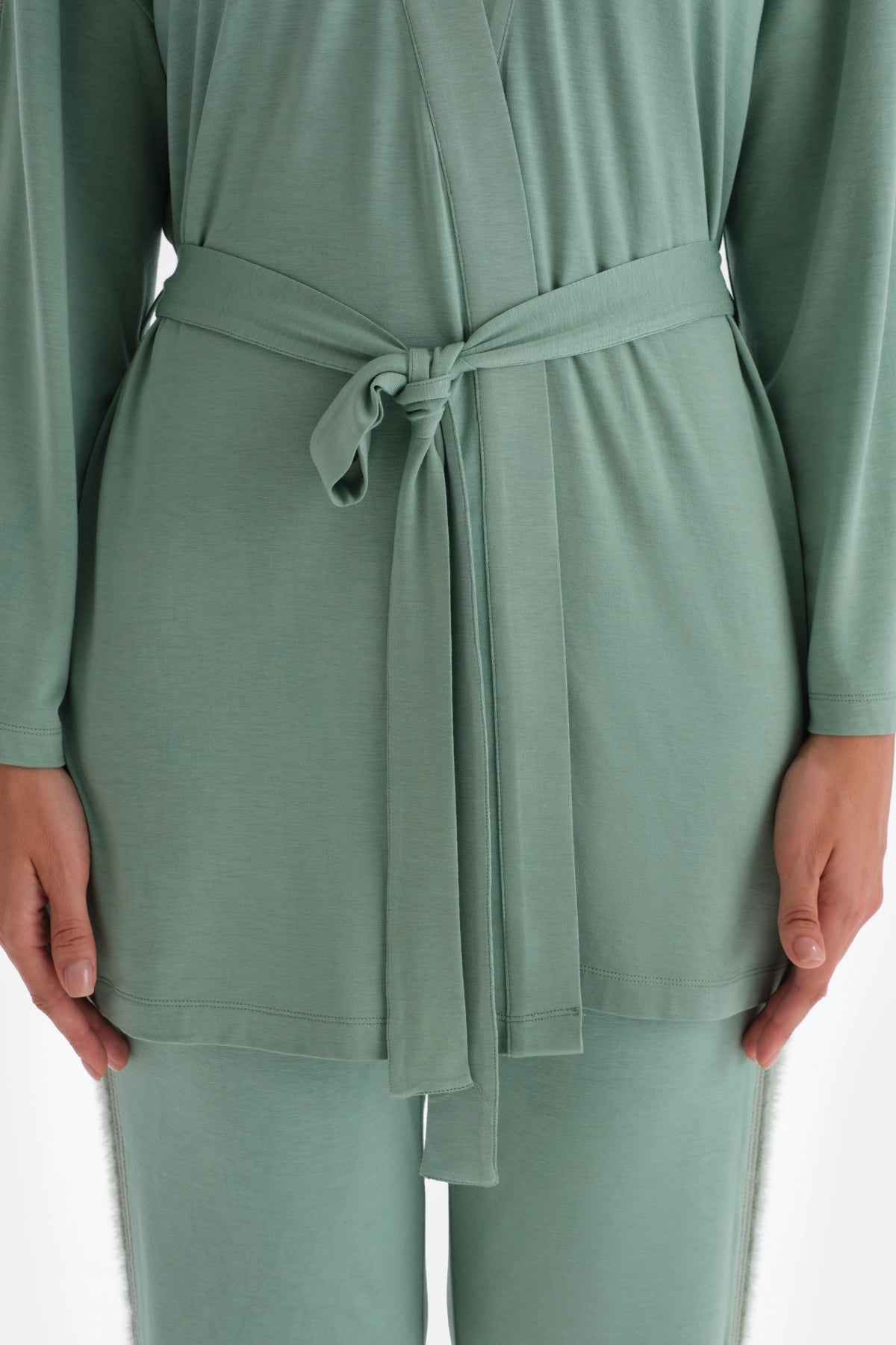 Yeşil Dantel Ve Bağlama Detaylı Viskon Sabahlık