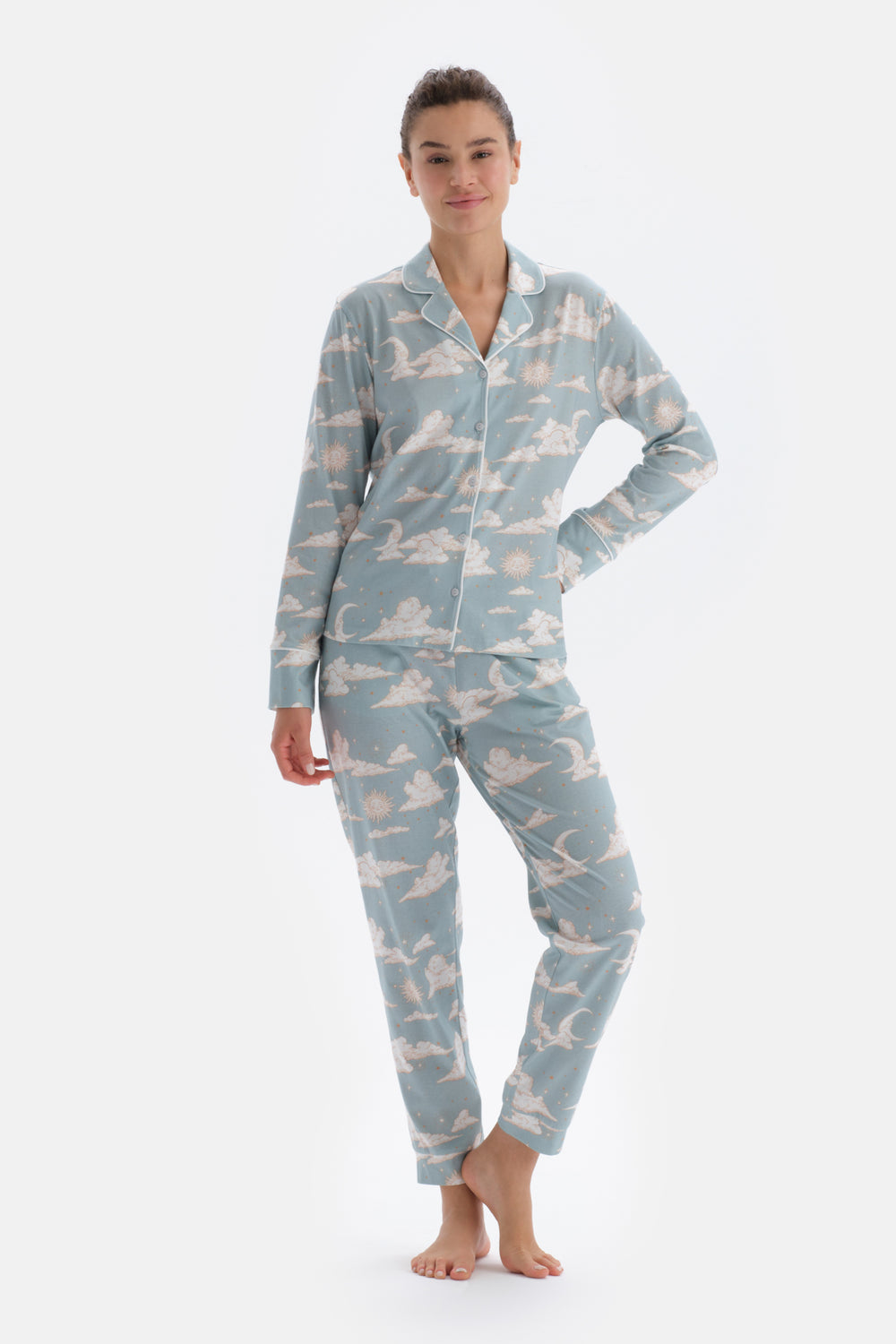 Açık Mavi Gömlek Yaka Bulut Baskılı Pijama Takımı
