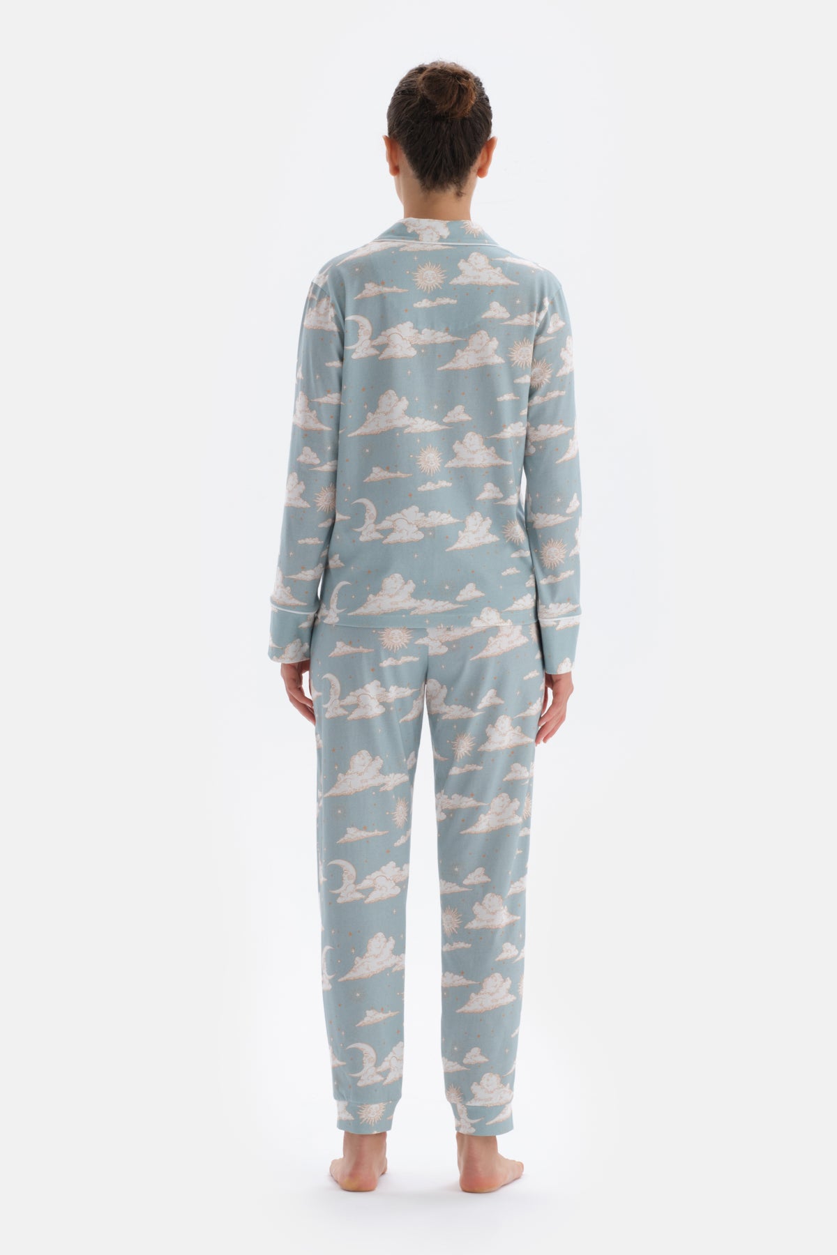 Açık Mavi Gömlek Yaka Bulut Baskılı Pijama Takımı
