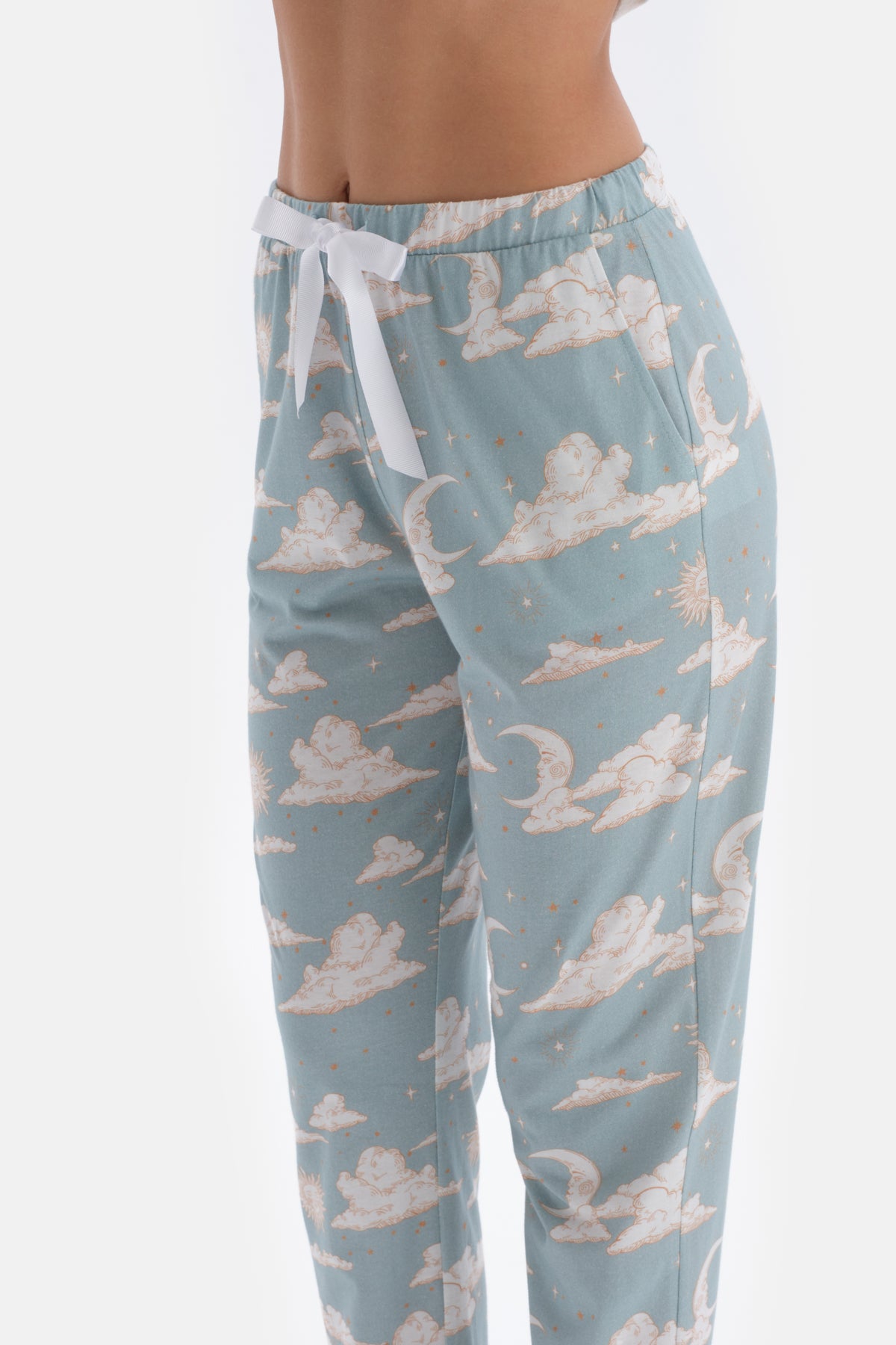 Açık Mavi Gömlek Yaka Bulut Baskılı Pijama Takımı