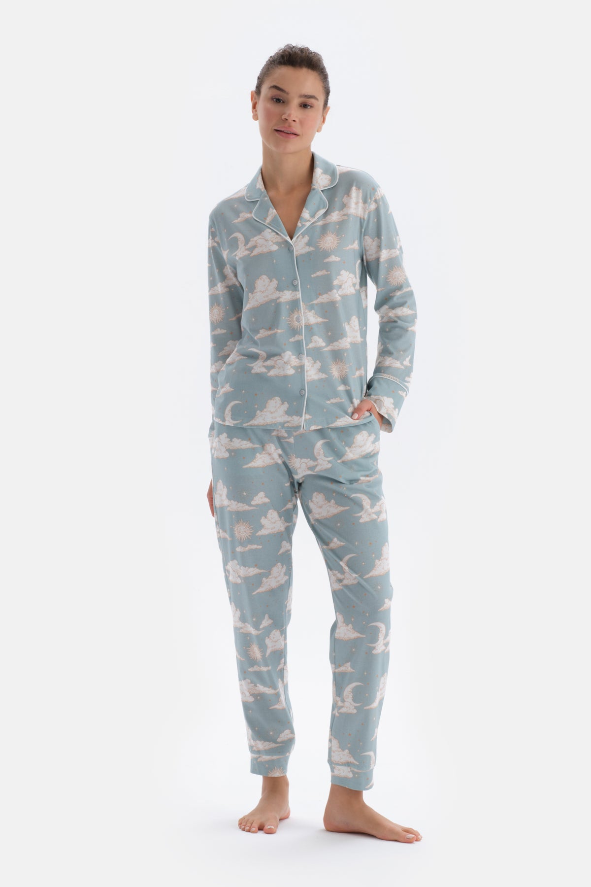 Açık Mavi Gömlek Yaka Bulut Baskılı Pijama Takımı