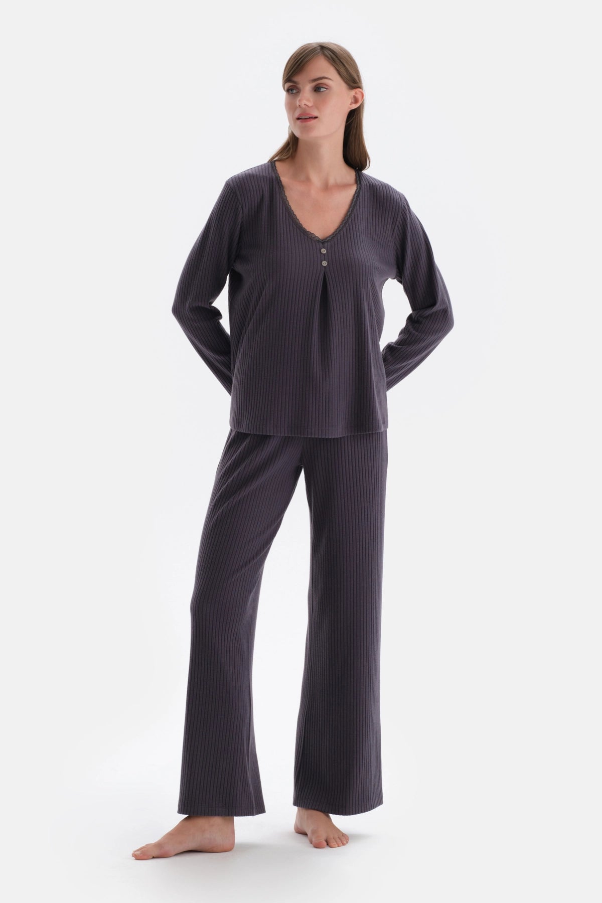 Antrasıt Dantel Detaylı Viskon Pijama Takımı