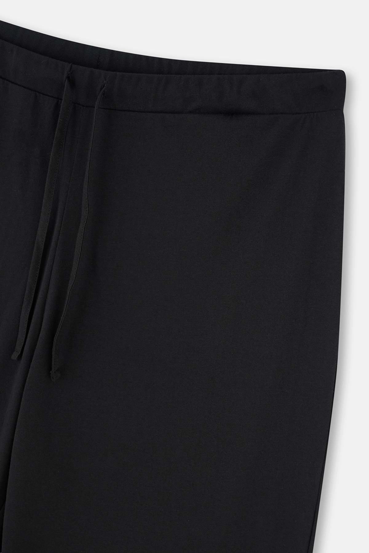 Siyah Kadife Şerit Detaylı Plus Size Pijama Takımı