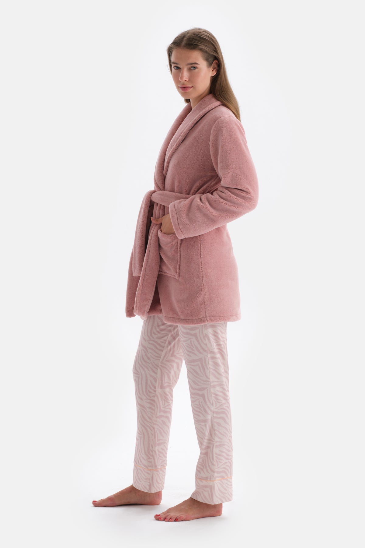 Pembe Nakış Detaylı Polar Sabahlık