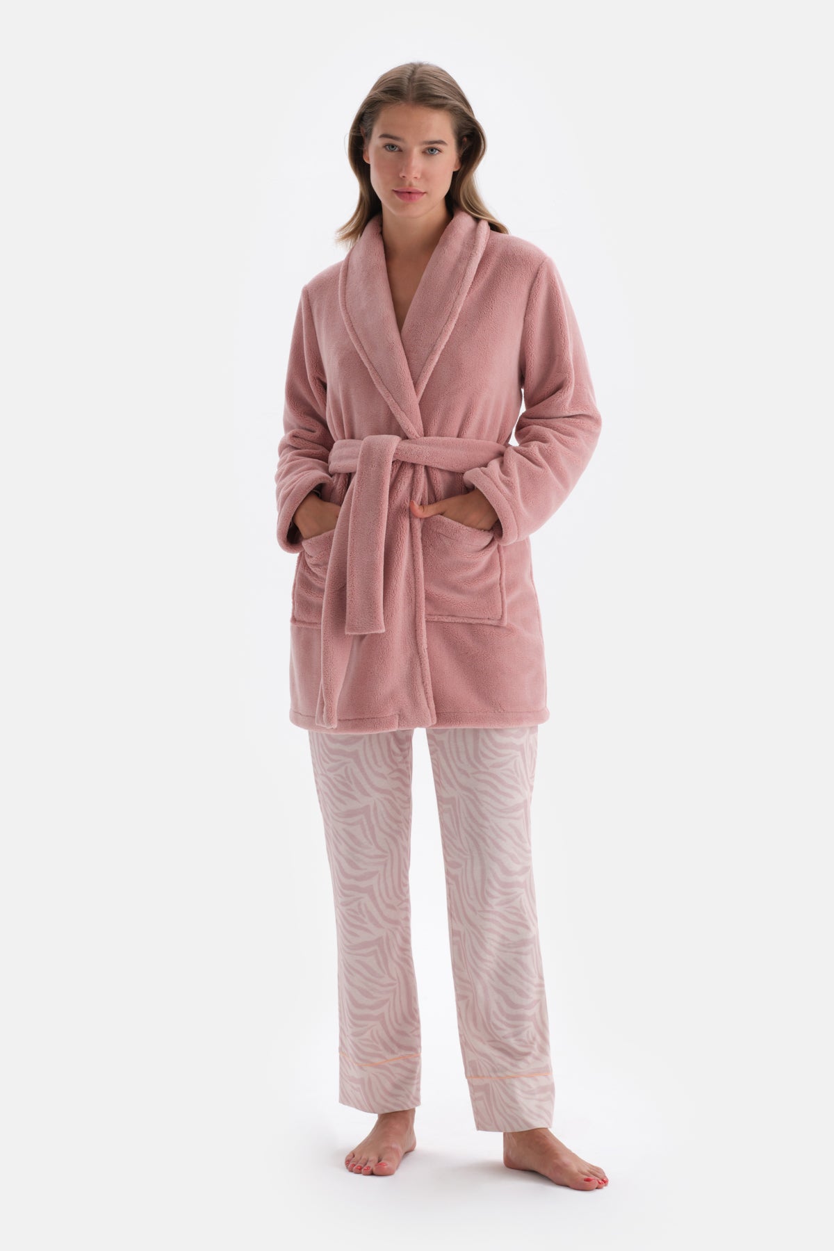 Pembe Nakış Detaylı Polar Sabahlık