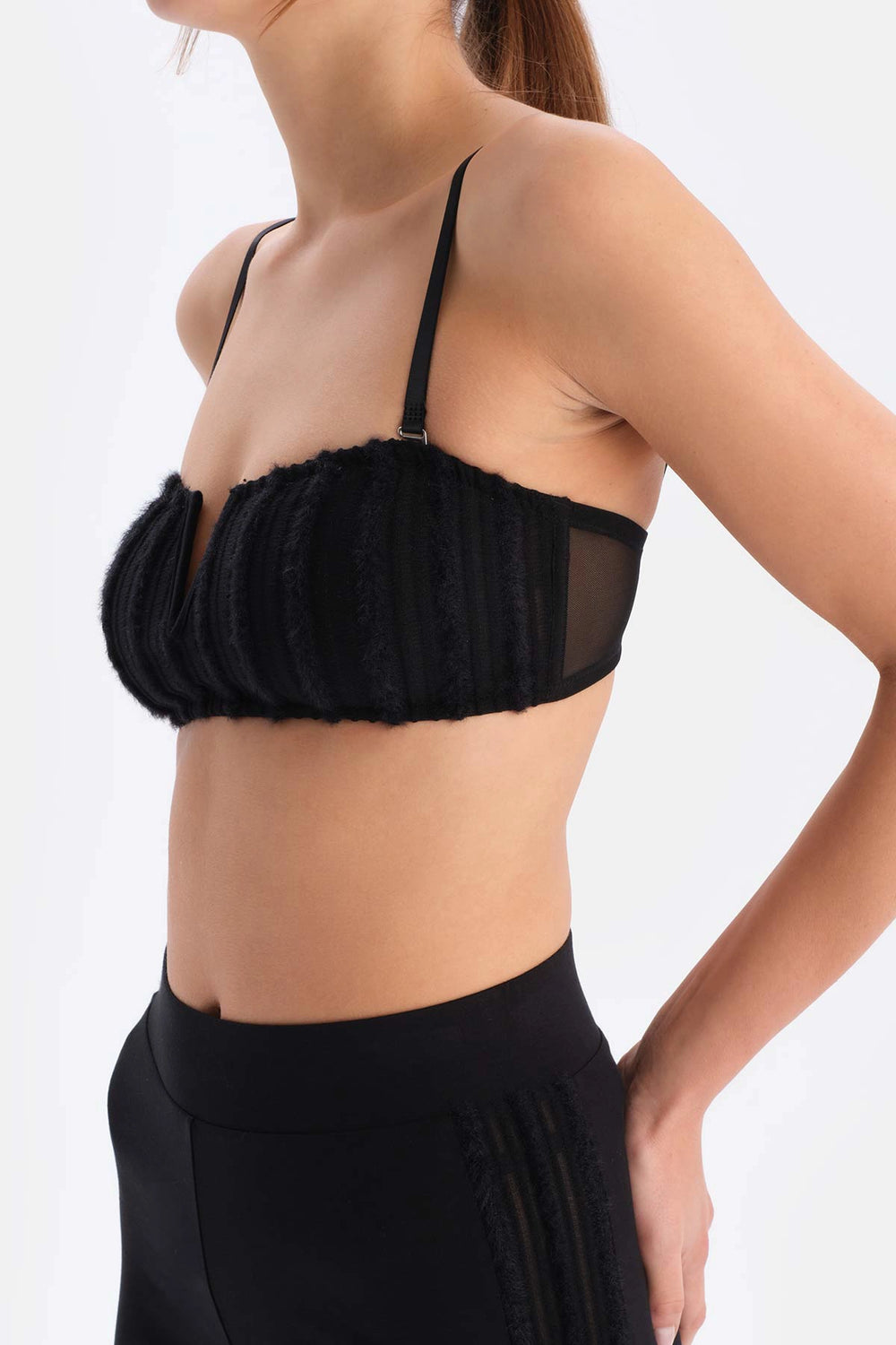 Siyah Dantel Derin V Detaylı Büstiyer