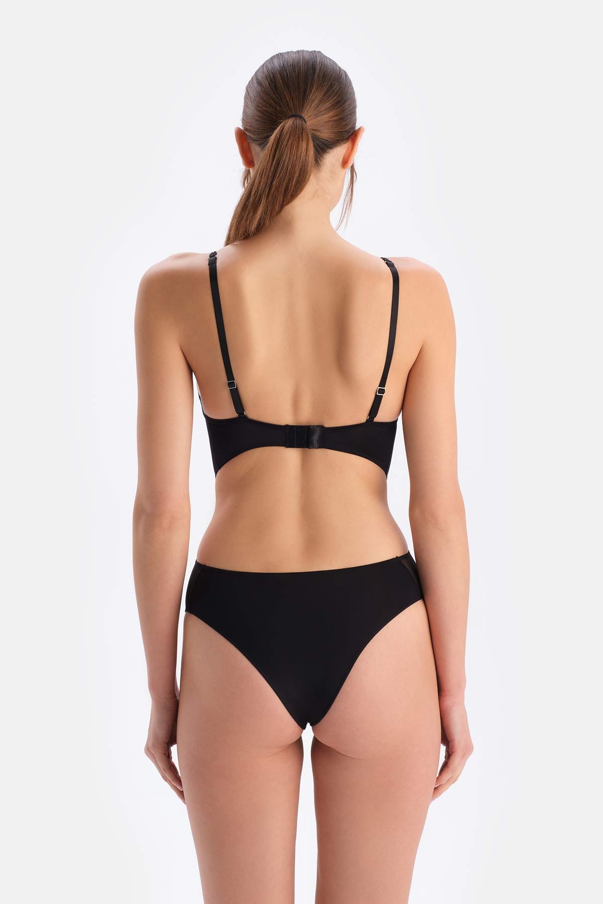 Siyah Tül Detaylı Balenli Bodysuit