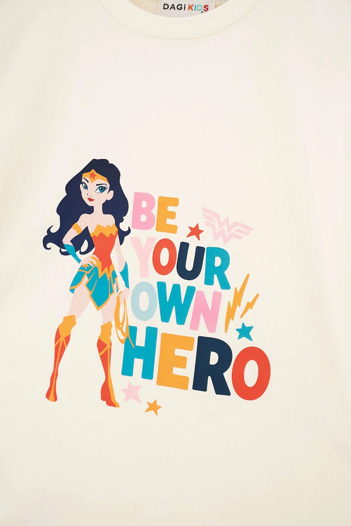 Ekru Wonder Woman Baskılı Kısa Kollu Tişört Pantolon Pijama Takımı