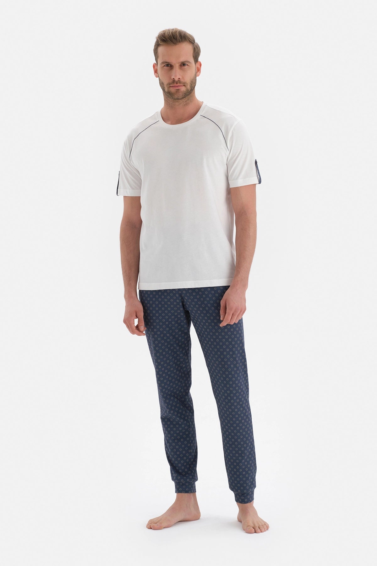 Beyaz Kısa Kollu Metraj Baskılı Pijama Takım