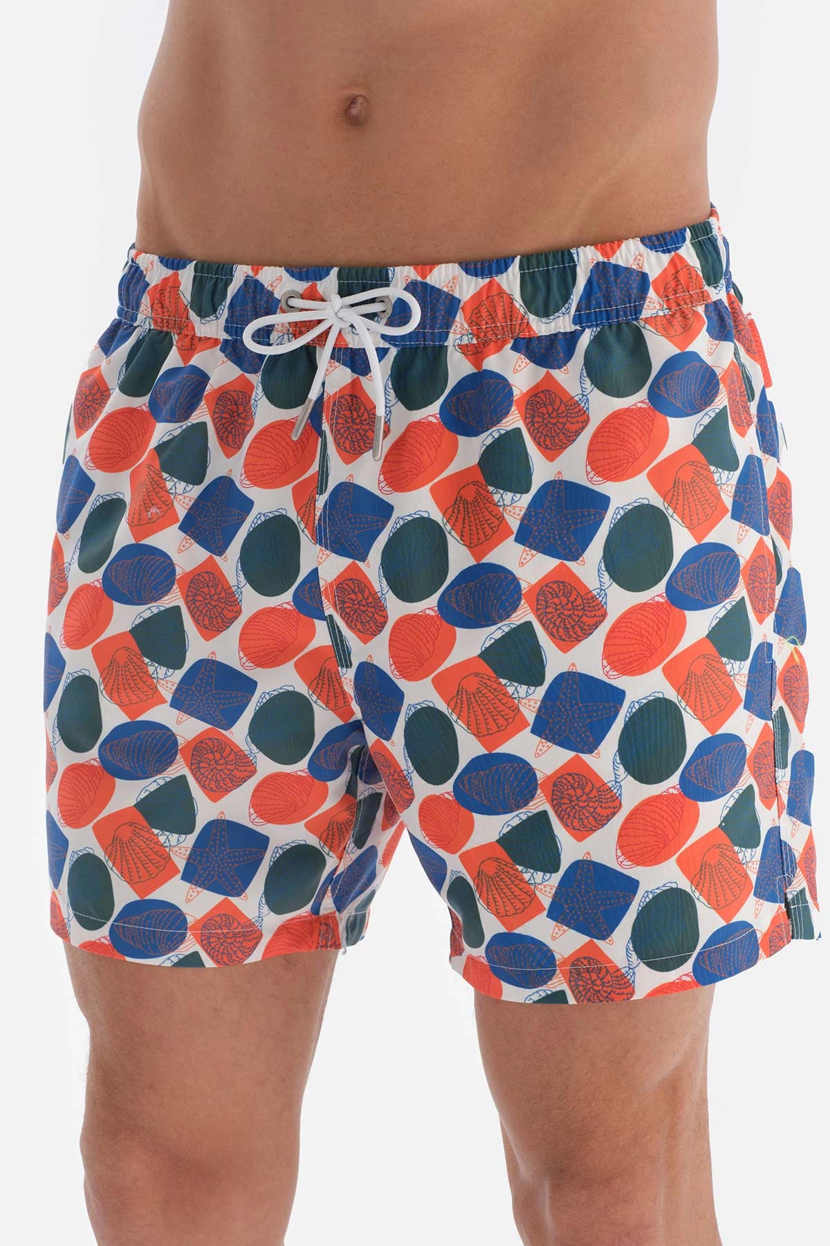 Beyaz - Turuncu Deniz Yıldızı Desenli Kısa Deniz Şortu