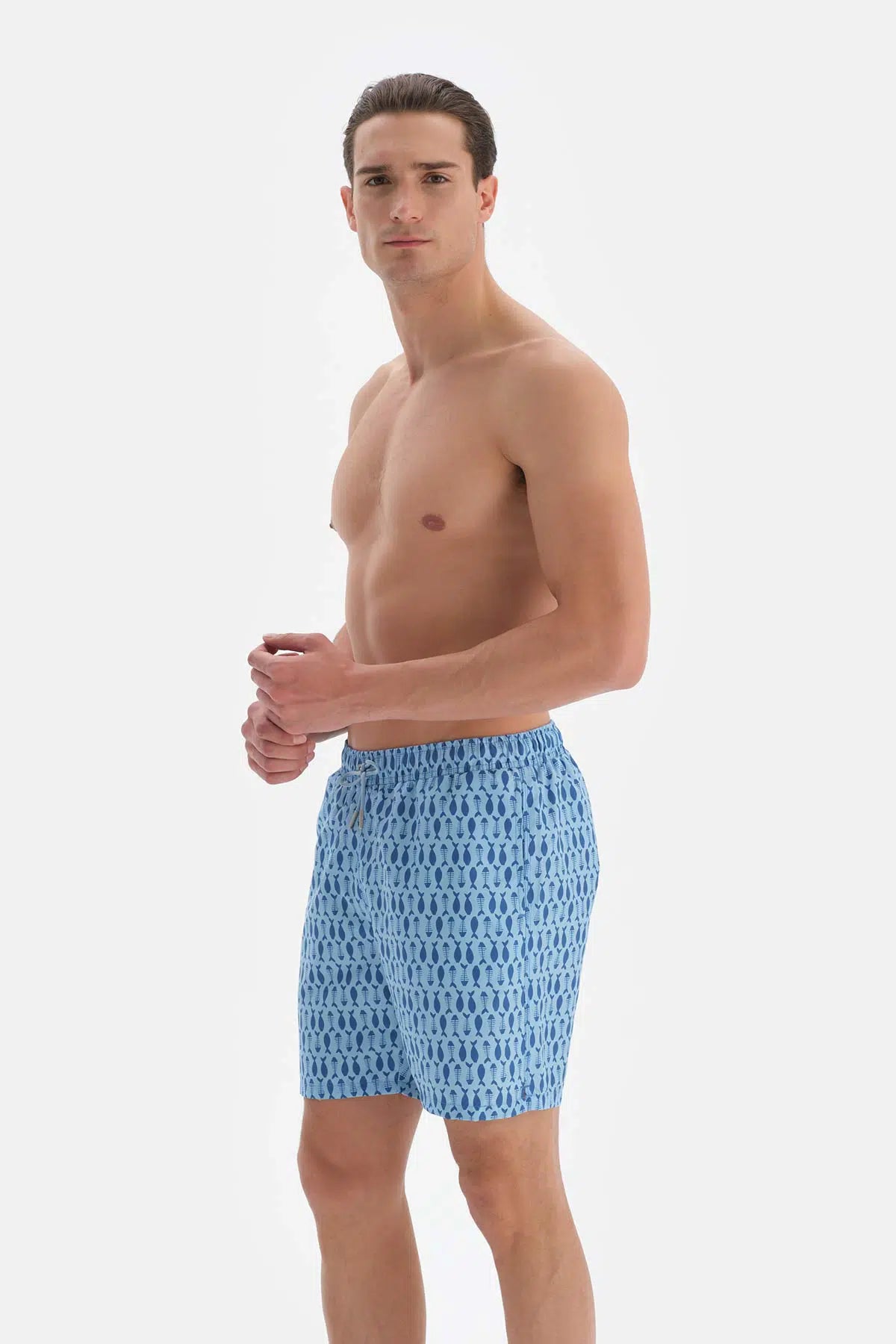 Mavi Kılçık Balık Desenli Orta Deniz Şortu