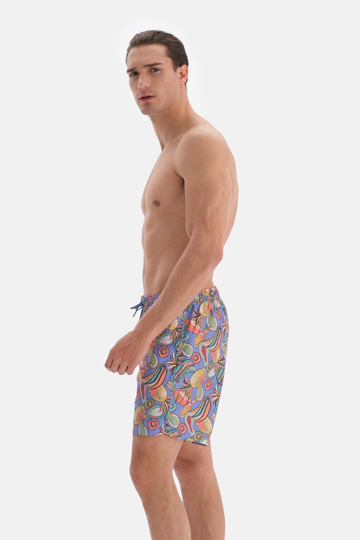 Lila Tropik Meyve Desenli Orta Deniz Şortu