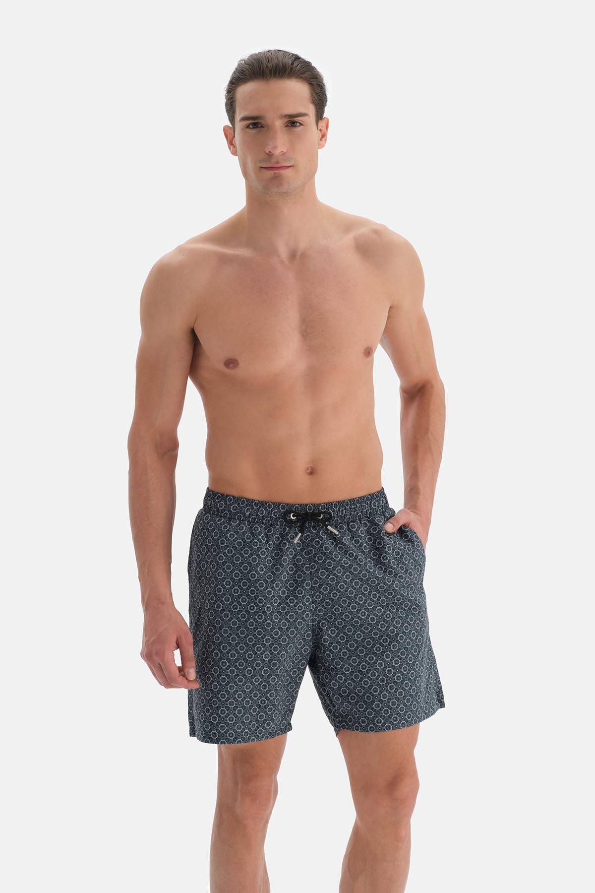 Haki Kravat Desenli Orta Deniz Şortu