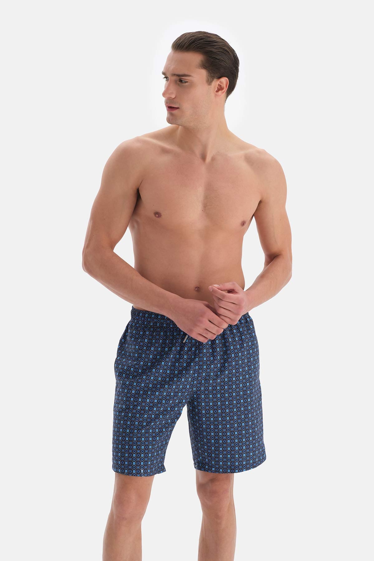 Lacivert Kravat Desenli Uzun Deniz Şortu