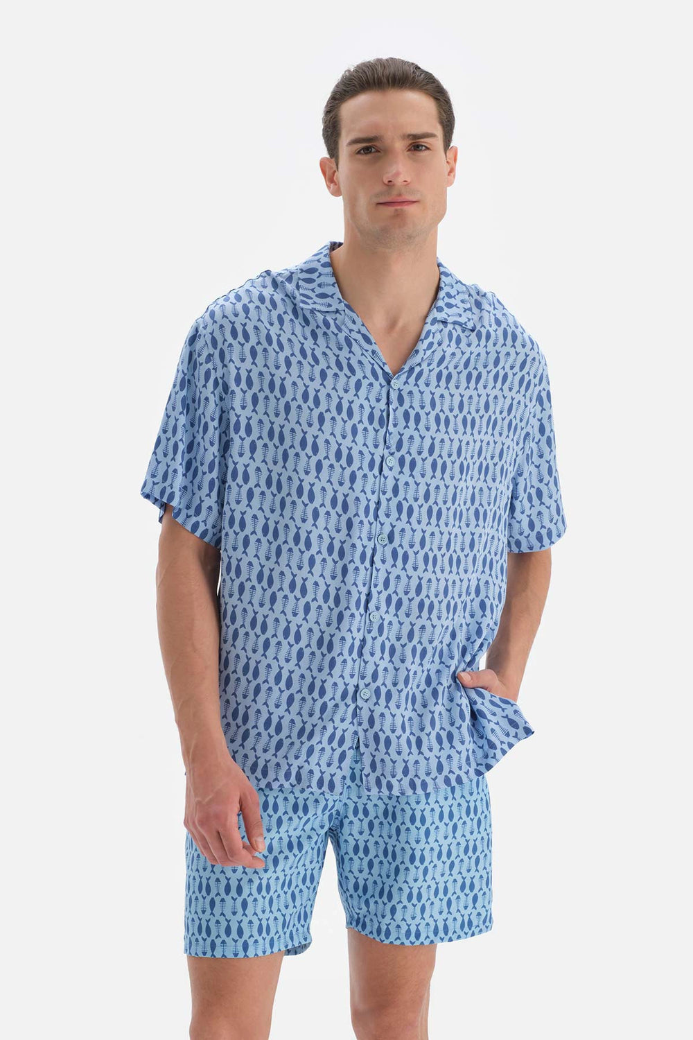 Açıkmavi Kılçık Balık Desenli Viskon Gömlek