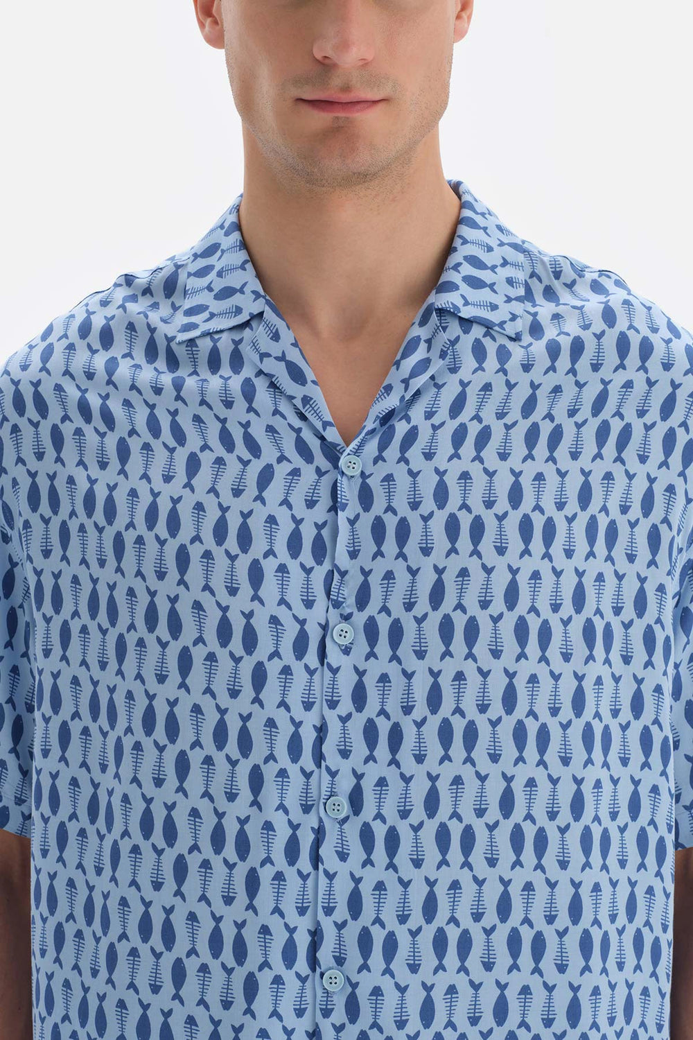 Açıkmavi Kılçık Balık Desenli Viskon Gömlek