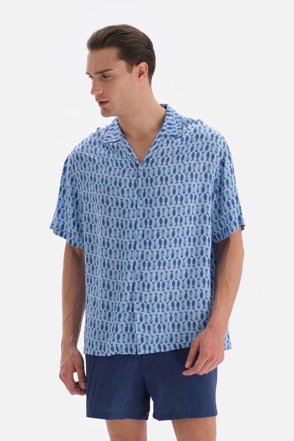 Açıkmavi Kılçık Balık Desenli Viskon Gömlek