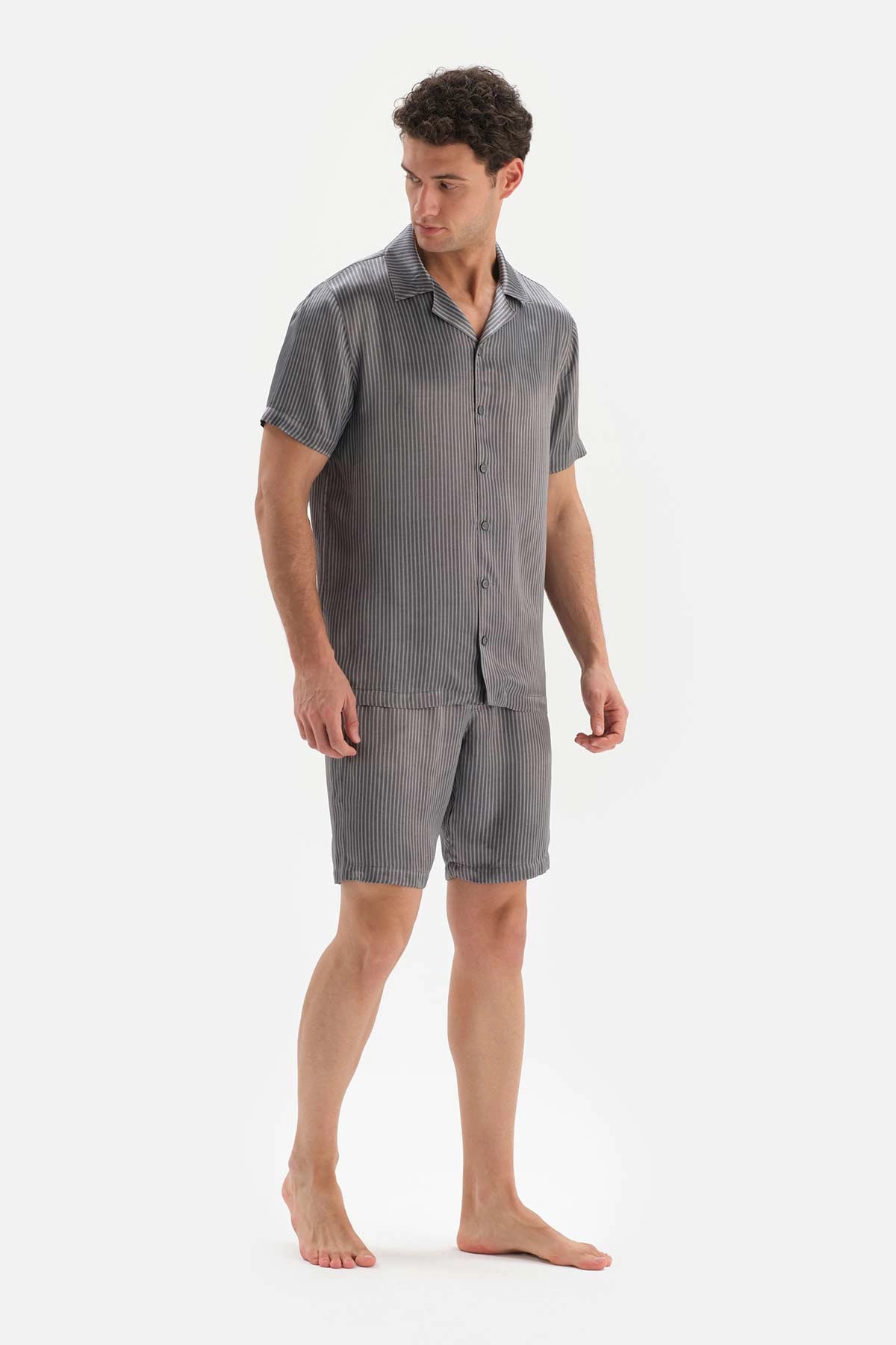 Gri Kısa Kol Jakarlı Saten Damat Pijama Takımı
